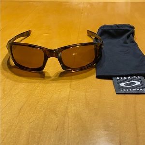 Oakley women’s sunglasses